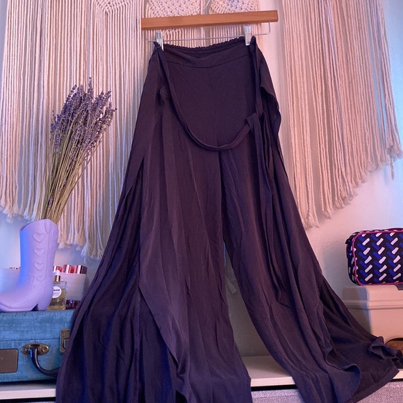 Beautiful Draped Pants Urban Outfitters - Picture 3 of 5